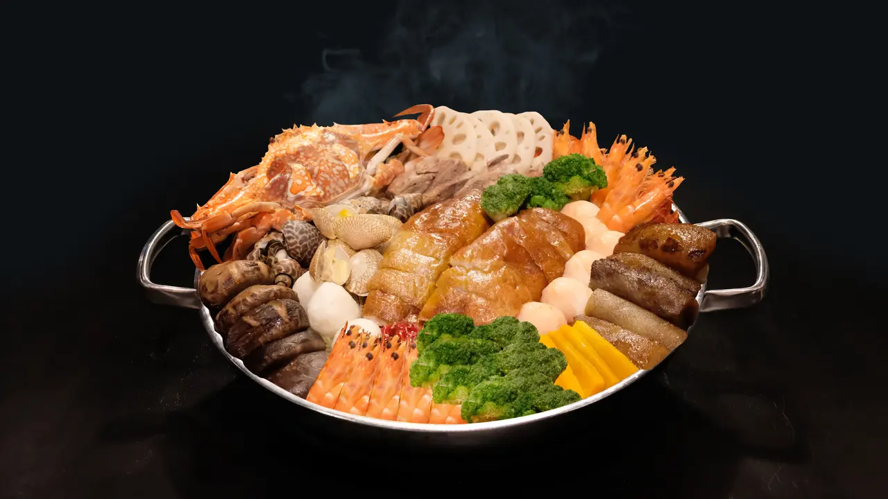 Sambut Imlek 2021, Swissotel Jakarta Tawarkan Paket Santap Masakan China Ditemani Barongsai