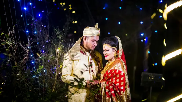 Rekomendasi baju lamaran couple 2025 Mewah/Pexels