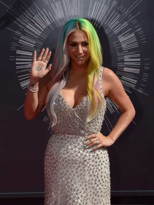 Kesha berharap kolaborasinya dengan Iggy Azalea dan Zedd dapat diterima oleh para penggemarnya. (AFP/Bintang.com)