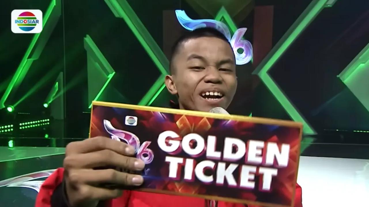 Selfi dan Soimah menekan tombol hijau, sedangkan Uut menekan tombol merah. Ini artinya Alwi lolos ke babak selanjutnya. <br>