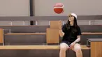 Pebasket Timnas putri Indonesia, Priscilla Annabel Karen, berpose setelah acara &ldquo;Supreme Girl 2 on 2 Pre Games&rdquo; yang berlangsung di KYZN BSD, Tangerang, Minggu (17/12/2023) sore WIB. (Bola.com/M Iqbal Ichsan)