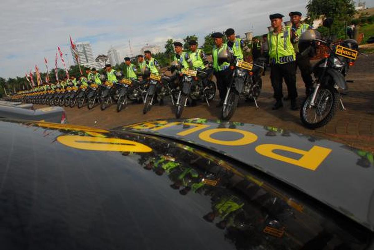 Apel gelar pasukan 'Operasi Lilin 2012' di Lapangan Monas