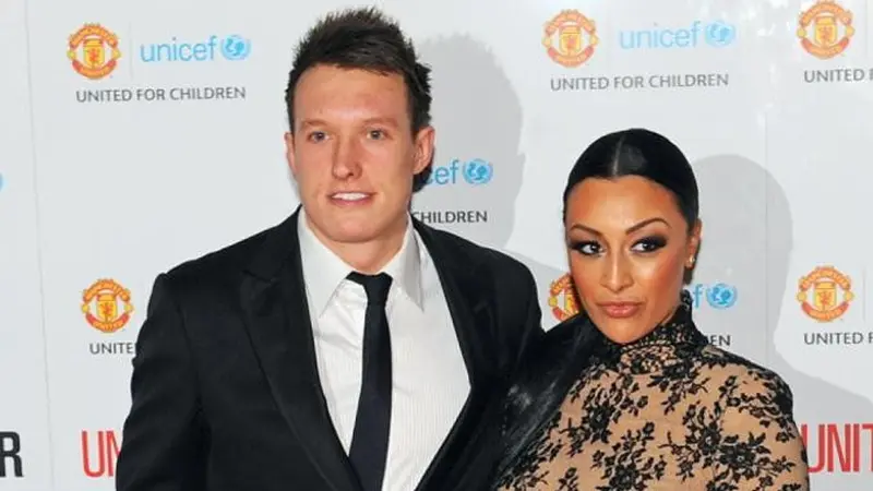 Bek Manchester United, Phil Jones 