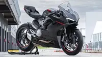 Ducati Panigale V2s. (Ride Apart)