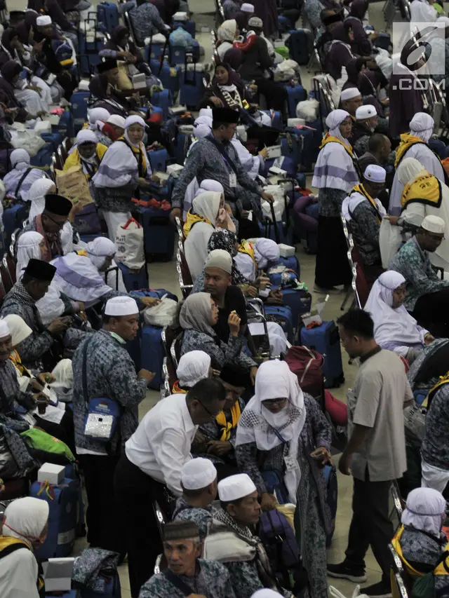Ratusan Jemaah Haji Kloter 2 Tiba di Tanah Air