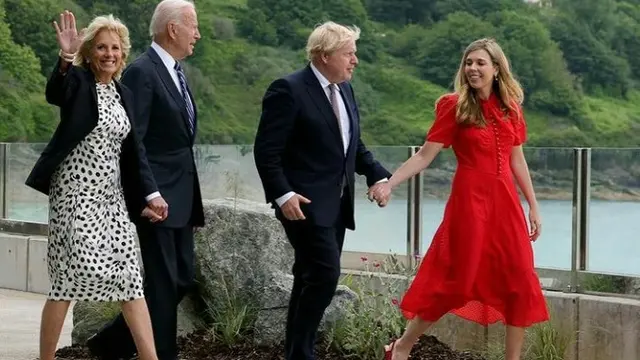 Pesan Tersembunyi Dibalik Blazer ‘Love’ yang Dikenakan Jill Biden