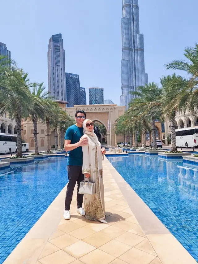 10 Gaya Bucin Romantis Syahrini dan Reino Barack Liburan Ala Sultan di Dubai