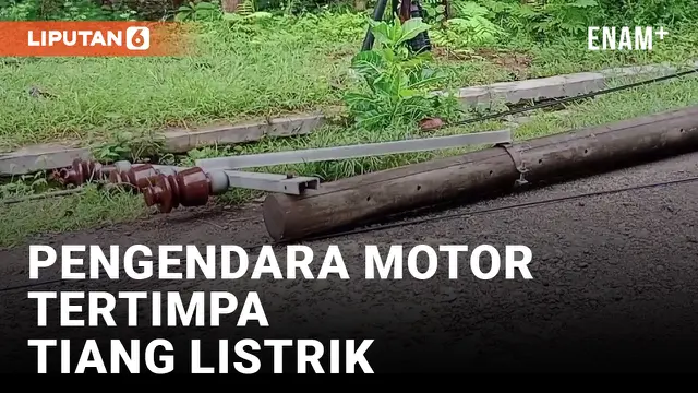 Tiang Listrik Roboh Timpa Pengendara Motor