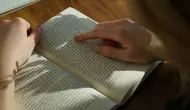 Di Era Doom Scrolling, Membaca Buku Jadi Cara untuk Berhenti Sejenak dan Berefleksi