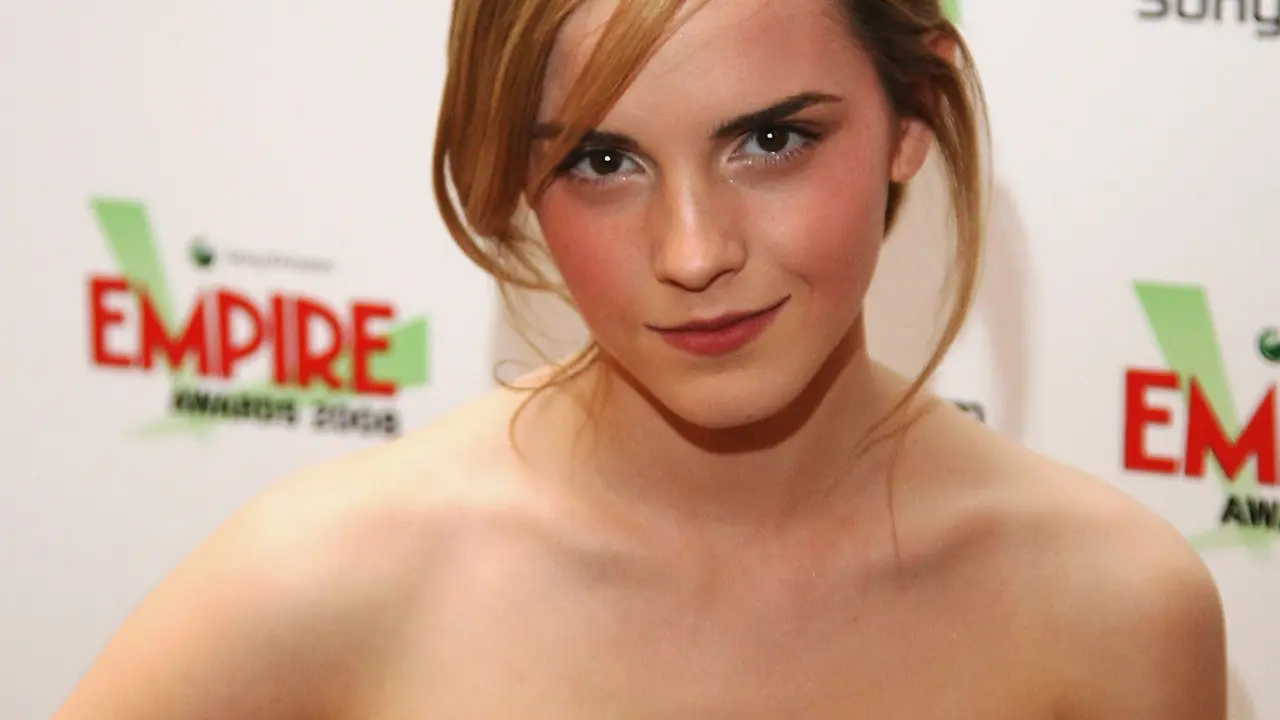 Broad Shoulders Women 0614