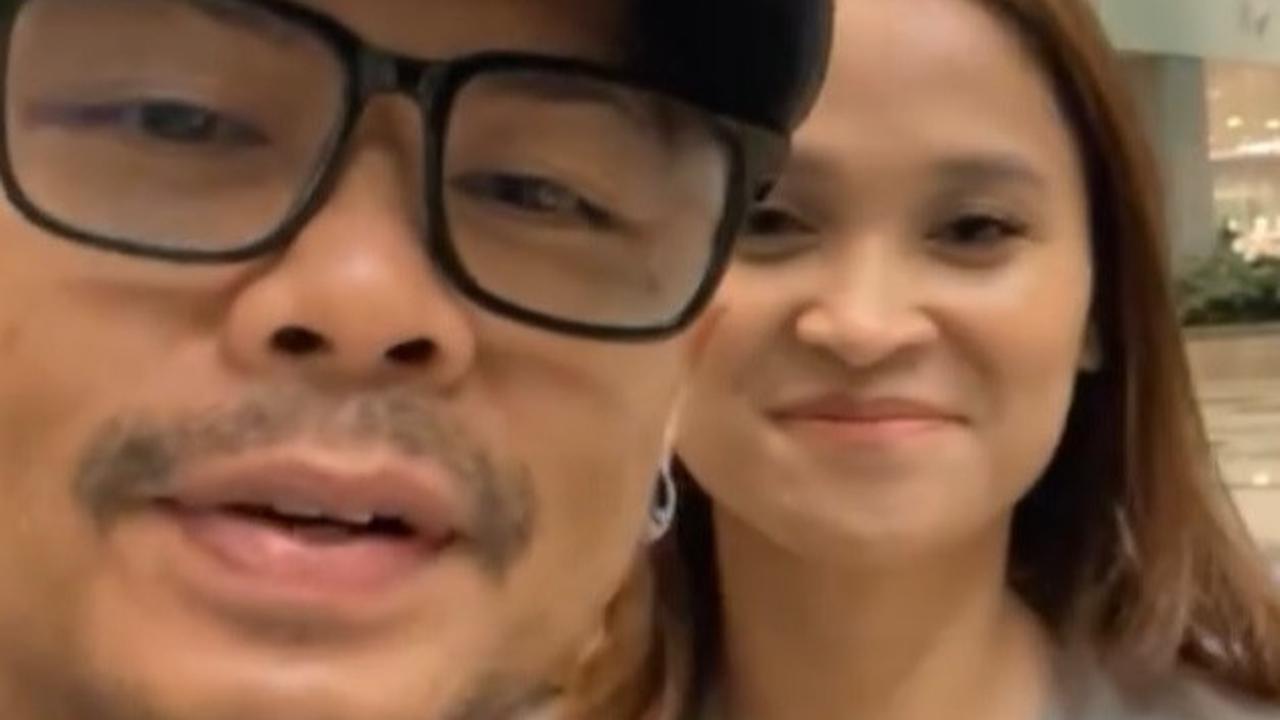 Wendi juga menyebut tak bisa hidup tanpa istrinya. Ini potret keduanya saat menghabiskan waktu bersama.  <br><br>"Gue enggak bisa enggak ada dia," imbuhnya.