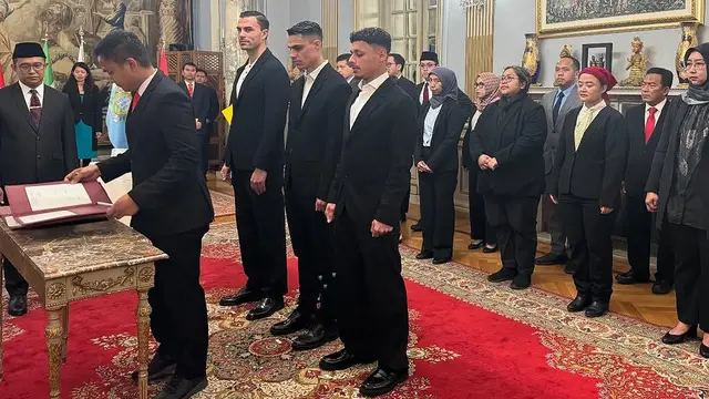Emil Audero, Dean James, dan Joey Pelupessy dilantik sebagai Warga Negara Indonesia (WNI) oleh Kementerian Hukum (Kemenkum) RI di Kedutaan Besar Republik Indonesia (KBRI) di Roma, Italia.