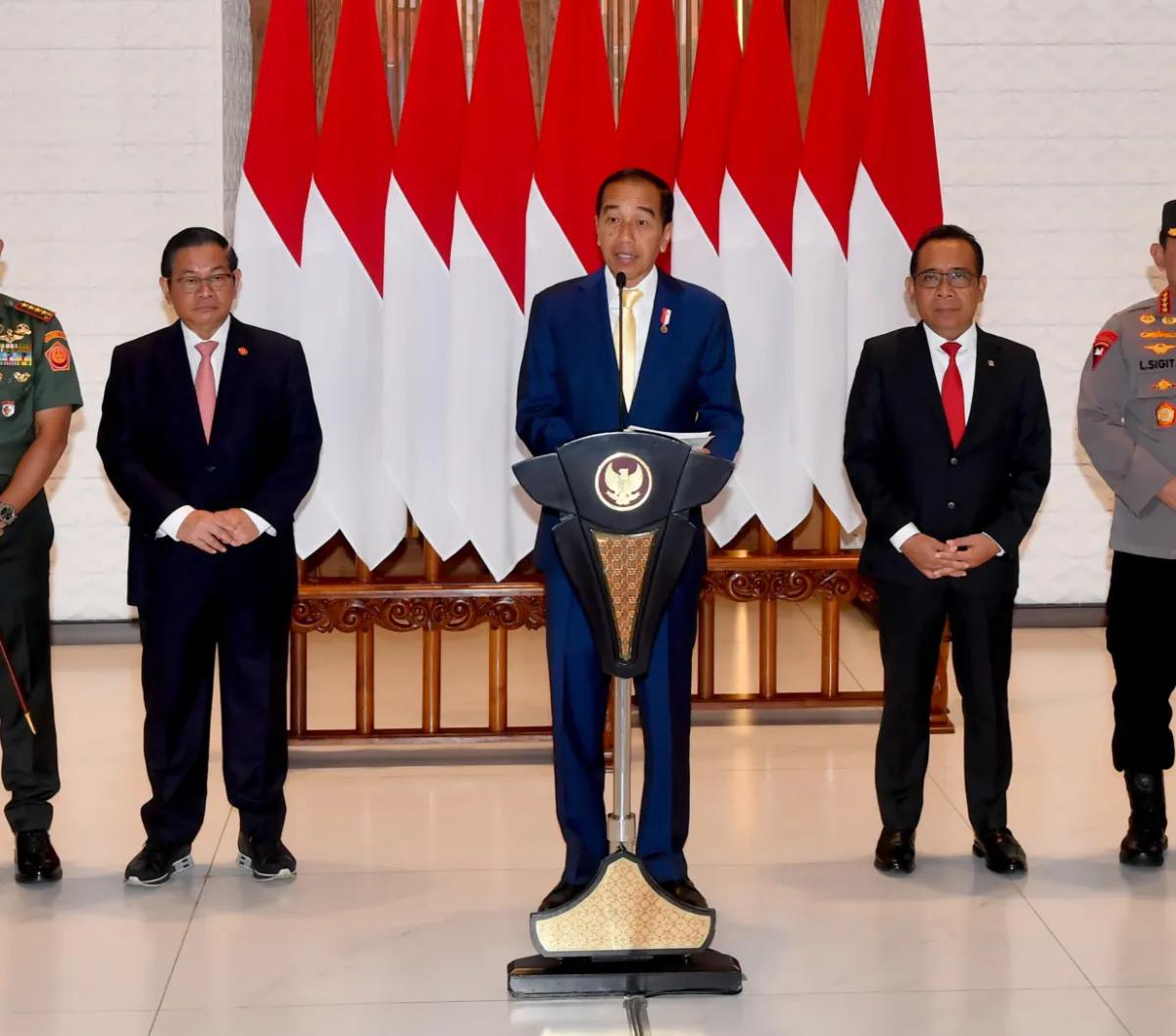 "Ya biasa saja," ucap Jokowi.