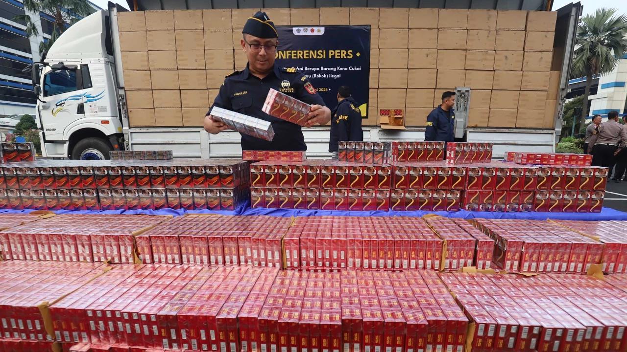 FOTO: Bea Cukai Gagalkan Peredaran  8,9 Juta Batang Rokok Ilegal