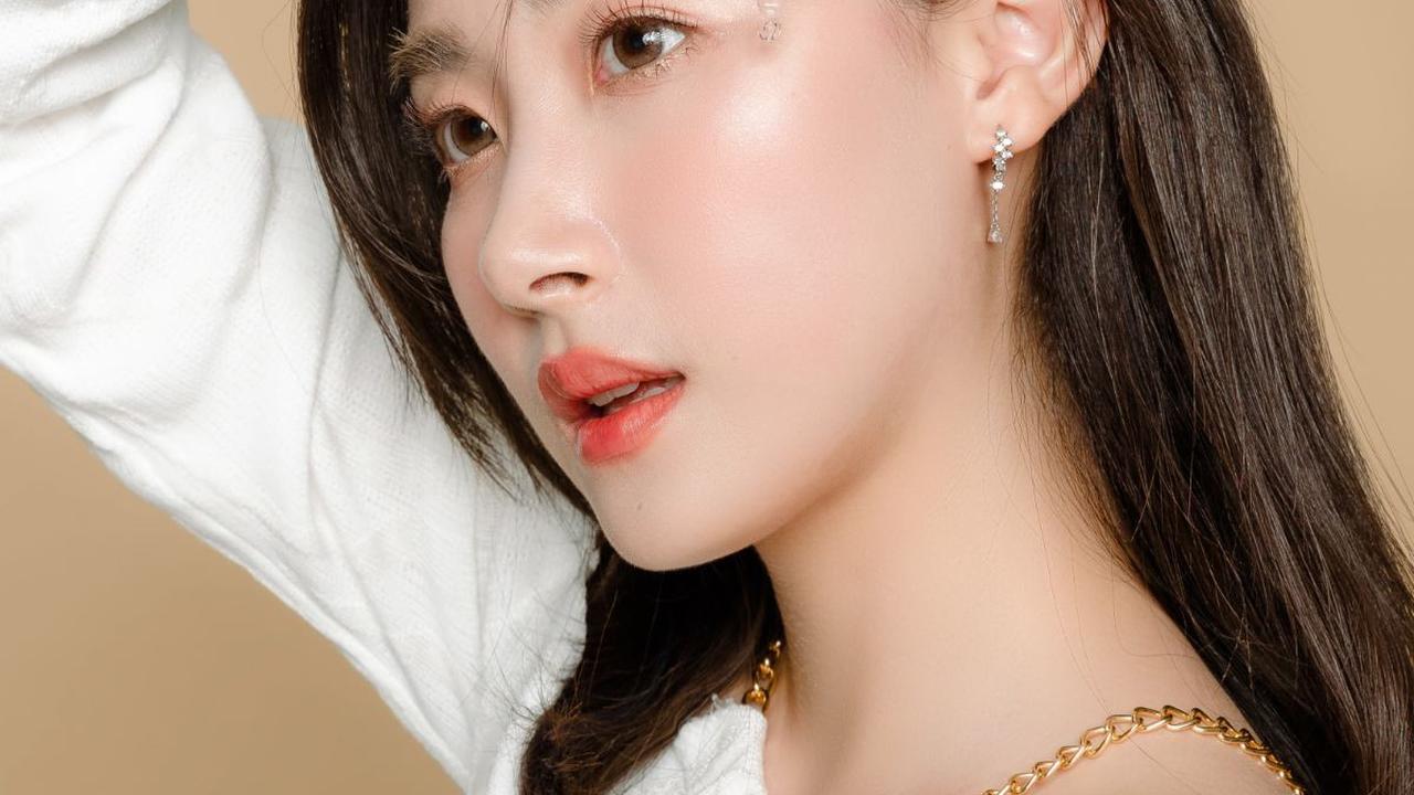 Perlu diingat, cara kerja skincare di setiap kulit itu berbeda, ya! Untuk menggunakan retinoid kamu sebaiknya konsultasi dulu ke dokter dan beli menggunakan resep dokter yang sudah disesuaikan dengan kulitmu!