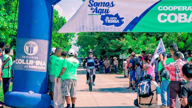 Ilustrasi mencapai finis, garis finis