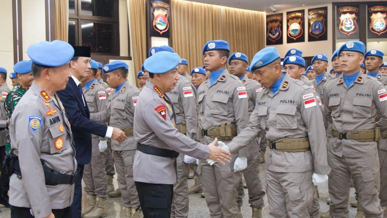 Kapolri Lepas Satgas Perdamaian Polri