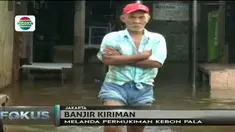 Banjir kiriman di sebabkan akibat tinggi nya intensitas hujan yang mengguyur kawasan hulu Sungai Ciliwung.
