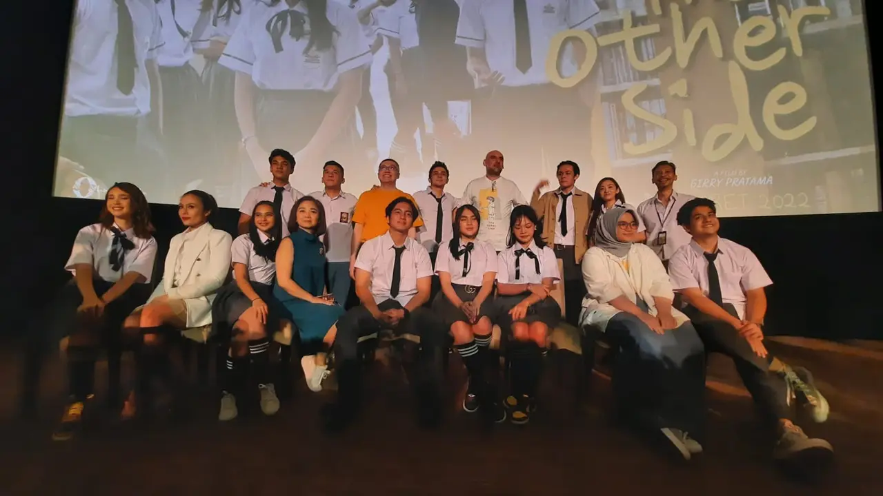 Para Pemain Film The Other Side