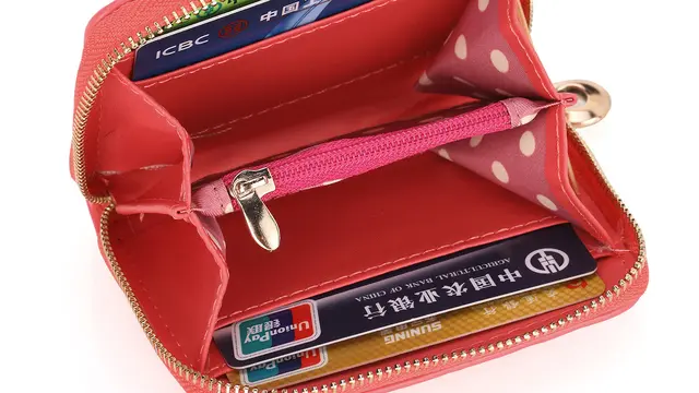 Benar Nggak Ini Bedanya Isi Dompet antara Cewek dengan Cowok?Isi dompet cewek dengan dompet cowok ternyata banyak bedanya. (Foto: