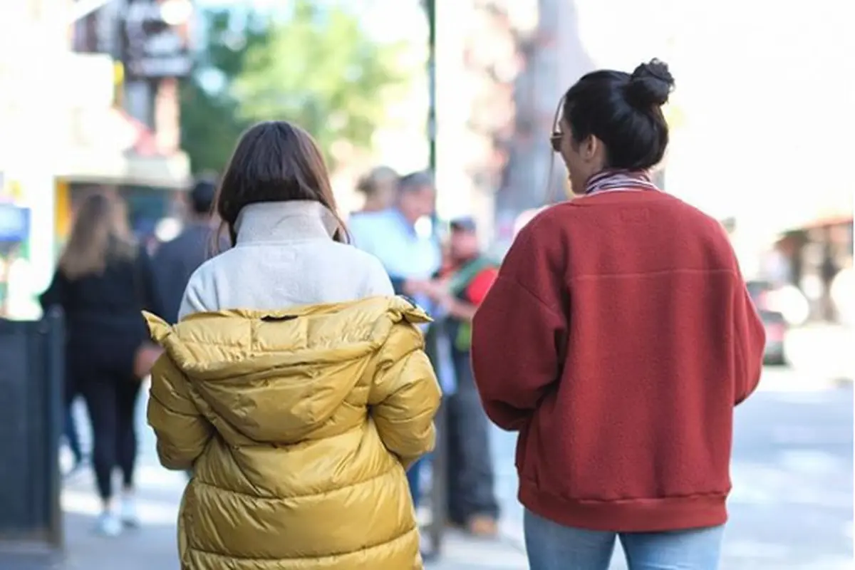 Debut Everlane rilis koleksi dari plastik dan botol bekas