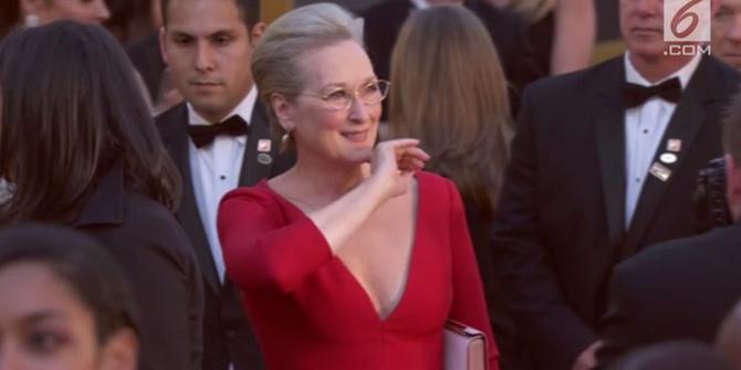 VIDEO: Lambaian Tangan Meryl Streep di Oscar 2018