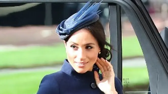 Gaya Busana Meghan Markle