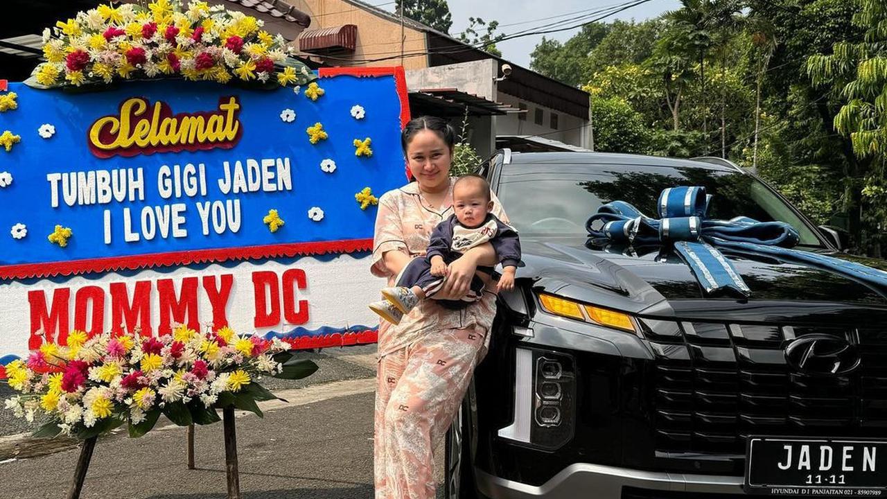 Dari Nama hingga Hadiah Mewah, Ini Bentuk Kasih Sayang Denise Chariesta untuk Anak Pertamanya