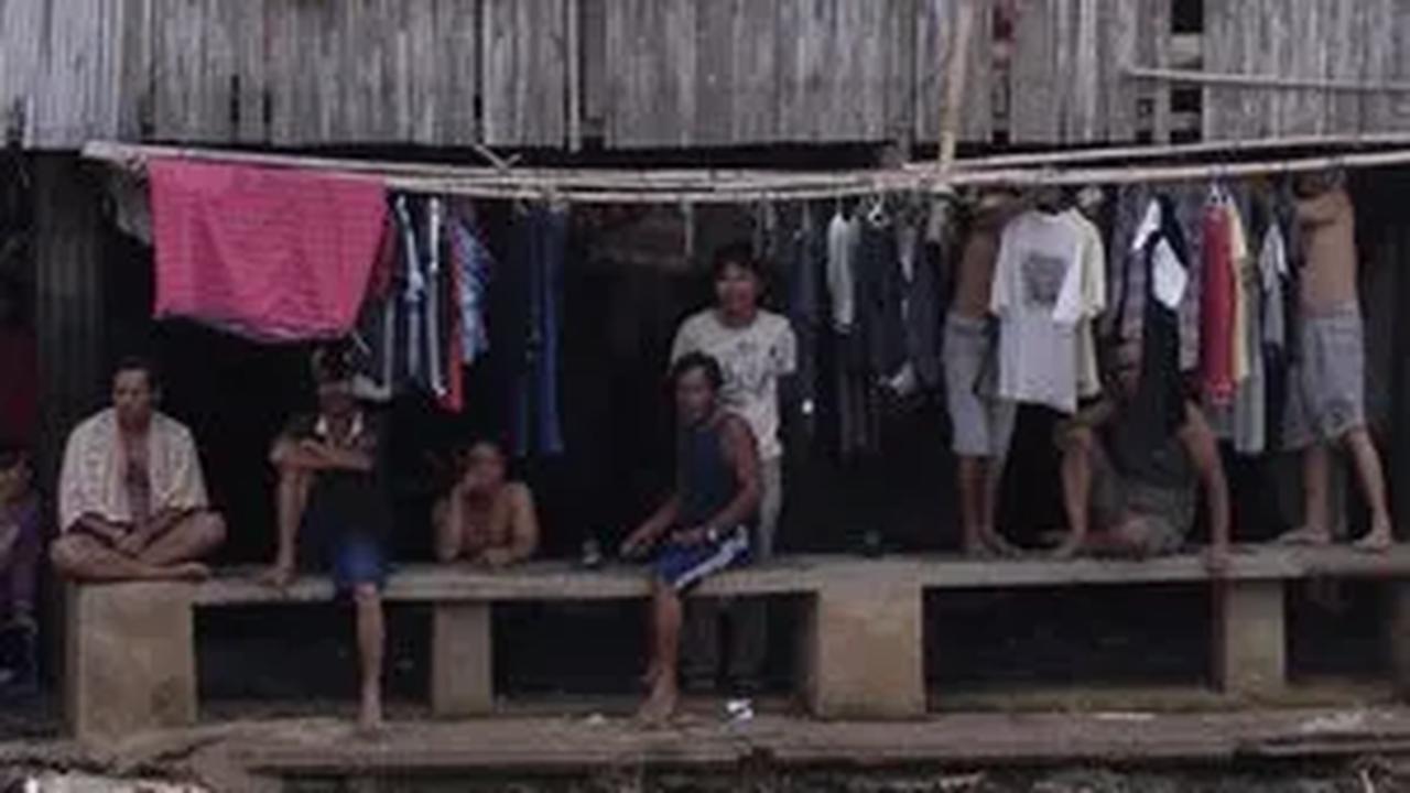 Jumlah penduduk miskin di Pulau Jawa pada Maret 2023 terdata sebanyak 13,62 juta orang, turun 0,24 persen dari 9,03 persen pada September 2022 menjadi 8,79 persen.
