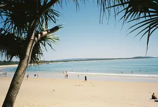 Suasana salah satu pantai di Filipina. (dok.  Matt Boitor/Unsplash)
