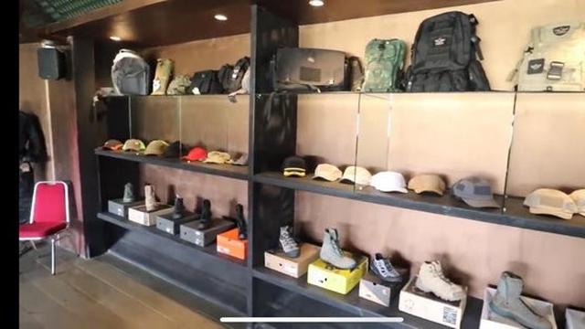 Restoran Militer Dewi Perssik