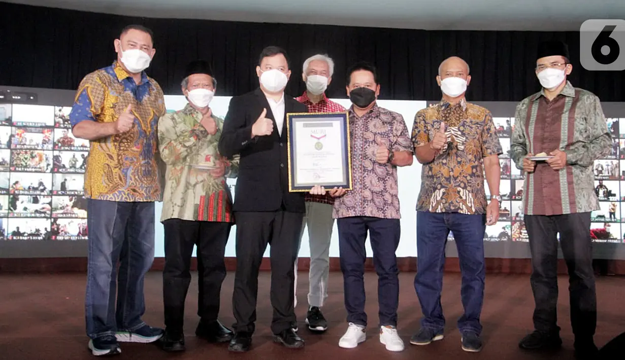 Mitraguna Online merupakan pembiayaan syariah digital untuk beragam kebutuhan seperti pendidikan, pembelian barang elektronik, furniture, renovasi, kesehatan dan kebutuhan konsumer lainnya dengan nominal pembiayaan mulai dari Rp10 juta - 50 juta dengan jangka waktu 1-3 tahun. (Liputan6.com/HO/BSI)