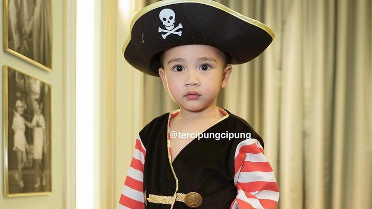 Ada juga yang menuliskan komentar lucu dan ikut gemas melihat foto Rayyanza.<br>