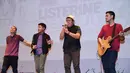 Trio RAN sebelumnya sudah pernah berkolaborasi dengan Tulus melalui single "Kita Bisa". (Deki Prayoga/Bintang.com)