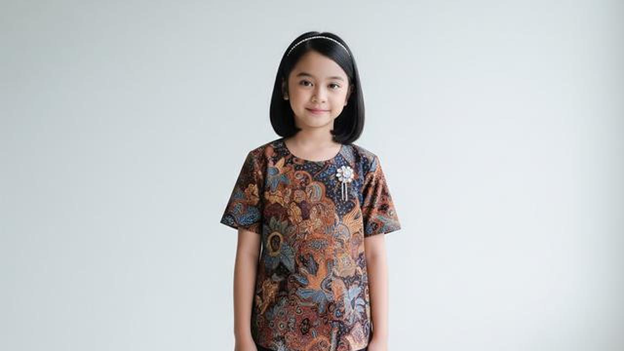 8 Model Atasan Batik Anak Perempuan yang Stylih, Manis untuk Acara Formal Keluarga