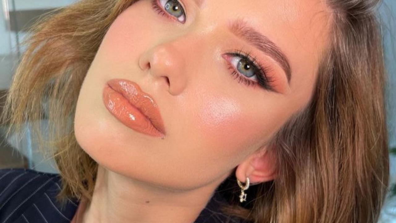 6 Tips Makeup Sederhana Tapi Elegan untuk Wisuda yang Bikin Tampil Stunning!