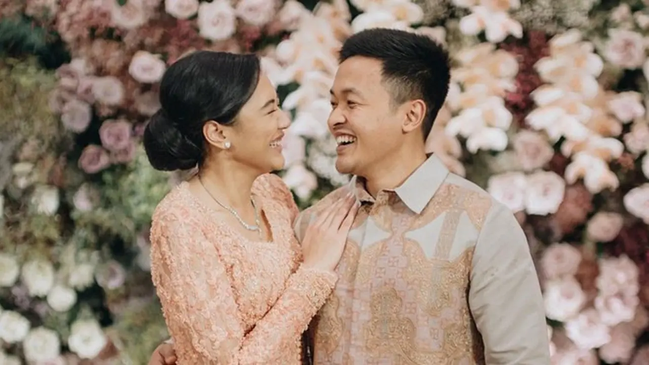 8 Momen Lamaran Putri Tanjung dan Guinandra Jatikusumo, Penuh Haru Bahagia