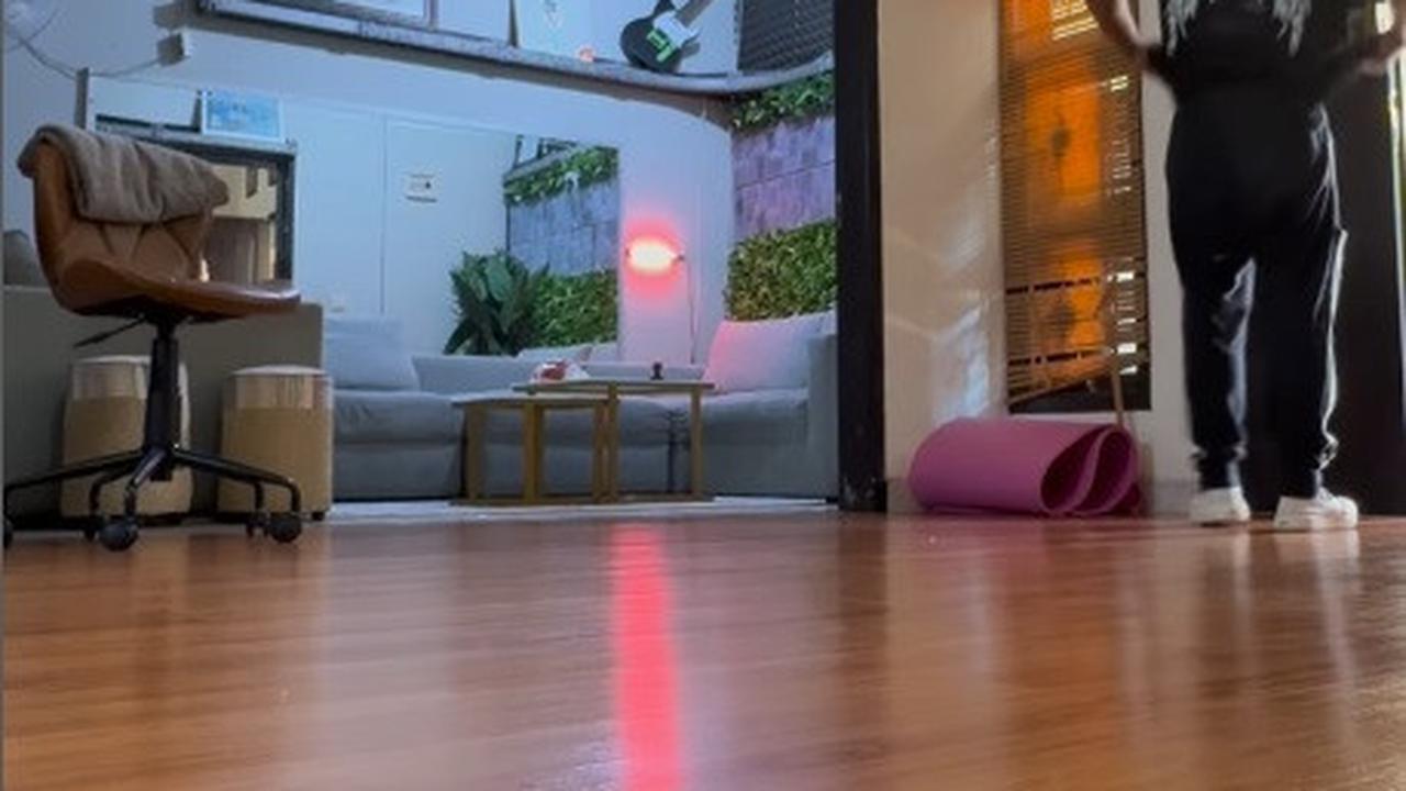 Desain Hunian Mewahnya Jadi Sorotan, Ini 8 Potret Rumah Praz Teguh Kini yang Tak Kalah Luas - Bisa Olahraga Rame-Rame di Ruang Tamu