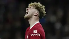 Pemain Liverpool, Harvey Elliott, meluapkan kekecewaan setelah ditaklukan Toulouse pada pekan ke-4 Grup E Liga Europa 2023/2024 di Stadium de Toulouse, Jumat (10/11/2023). The Reds kalah dengan skor 2-3. (AP Photo/Thibault Camus)