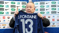 Dalam tiap edisi Piala Dunia, penghargaan sebagai pemain pencetak gol terbanyak alias top skor selalu menarik untuk ditunggu. Pada edisi 2022 di Qatar, Lionel Messi (Argentina) dan Kylian Mbappe (Prancis) yang masing-masing telah mencetak 5 gol akan bersaing hingga laga terakhir yang mempertemukan keduanya di partai final. Sepanjang sejarah Piala Dunia, berikut daftar 6 pemain dengan jumlah gol terbanyak saat meraih gelar top skor. (AFP/Franck Fife)