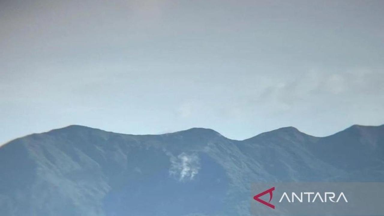 Badan Geologi Tingkatkan Status Waspada Gunung Sangeang Api Bima