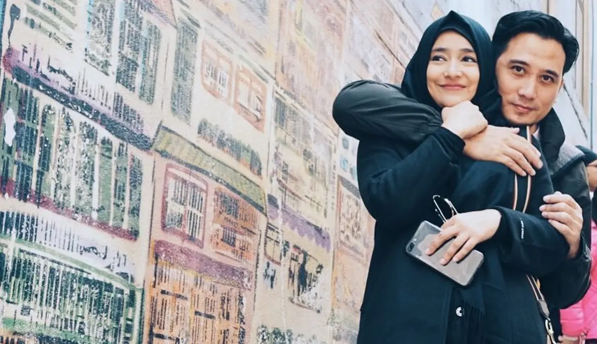 Tengku Firmansyah dan Cindy Fatikasari