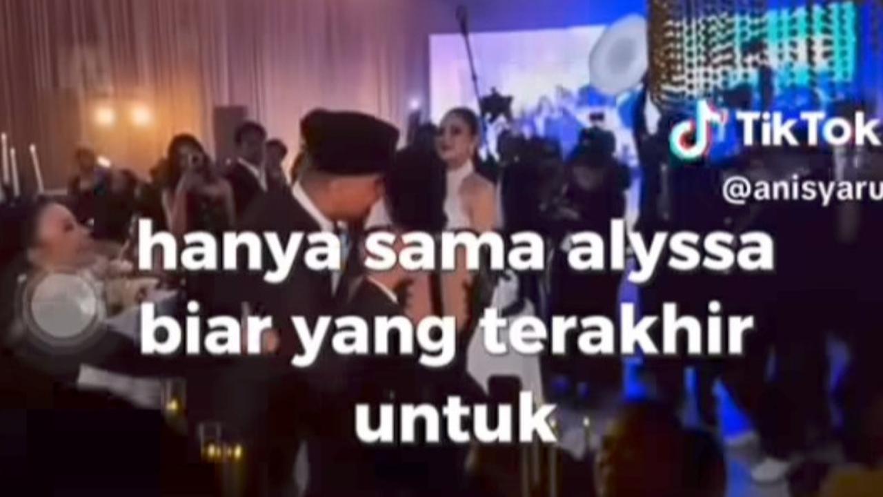 Momen Vina Panduwinata Nyanyi dengan Lirik Nyelekit di Pernikahan Al Ghazali: Jangan Kayak Bapaknya