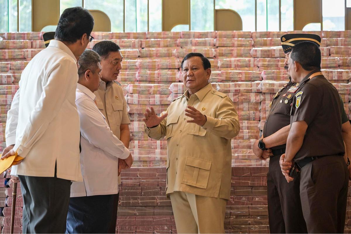 FOTO: Presiden Prabowo Saksikan Penyerahan Rp13,2 Triliun Uang Korupsi CPO ke Negara
