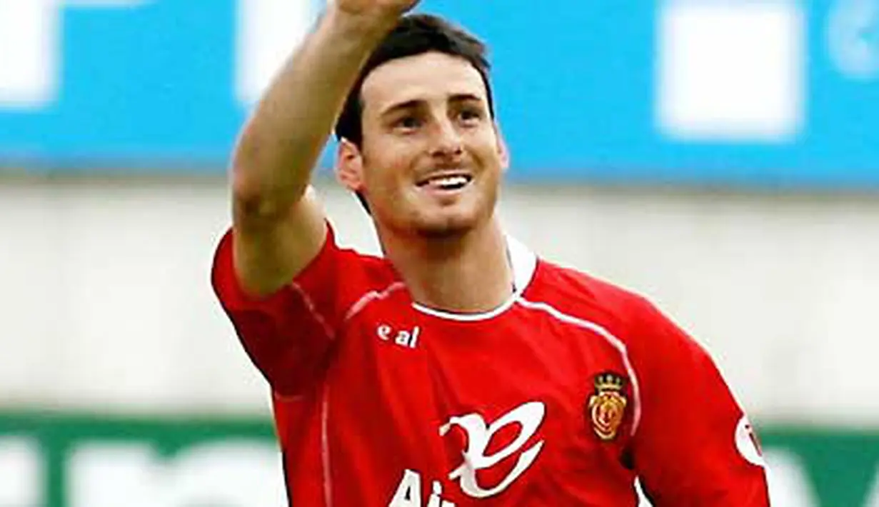 Selebrasi gol striker Real Mallorca Aritz Aduriz ke gawang Atletico Madrid dalam lanjutan La Liga yang digelar di Ono Stadium, Palma de Mallorca, 21 Maret 2010. AFP PHOTO / Jaime REINA