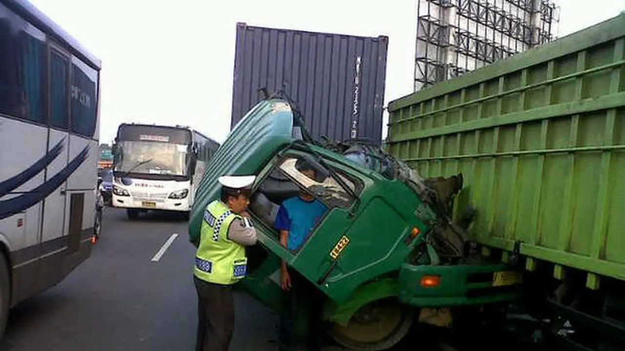 Lancarnya Lalu Lintas Jakarta Pagi Ini Diwarnai Kecelakaan