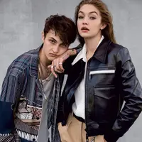 Gigi Hadid mungkin saja sahabat Kendall Jenner. Namun tak berarti ia memberikan restu untuk hubungan mereka. (instagram/anwarhadid)