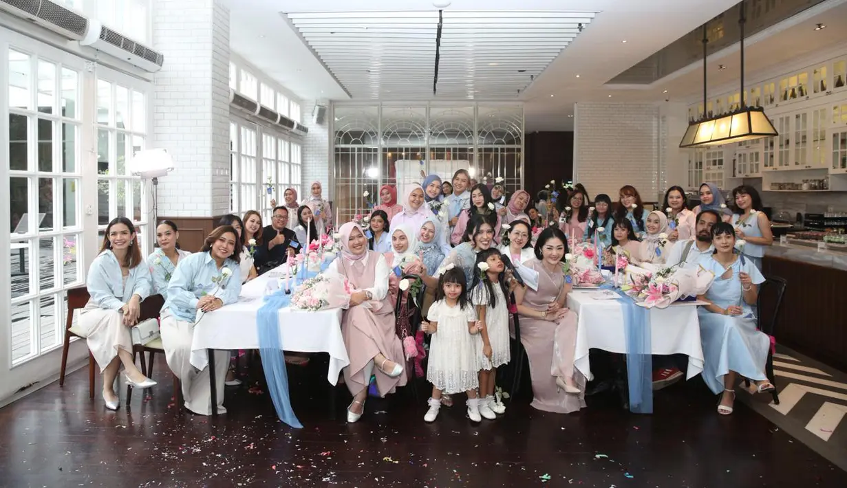 Fimela SuperMom Awards bukan sekadar ajang penghargaan, tetapi juga perayaan cinta, kekuatan, dan kebersamaan para ibu. Karena bagi Fimela, setiap mama adalah SuperMom. [FOTO:FIMELA/ADRIAN].