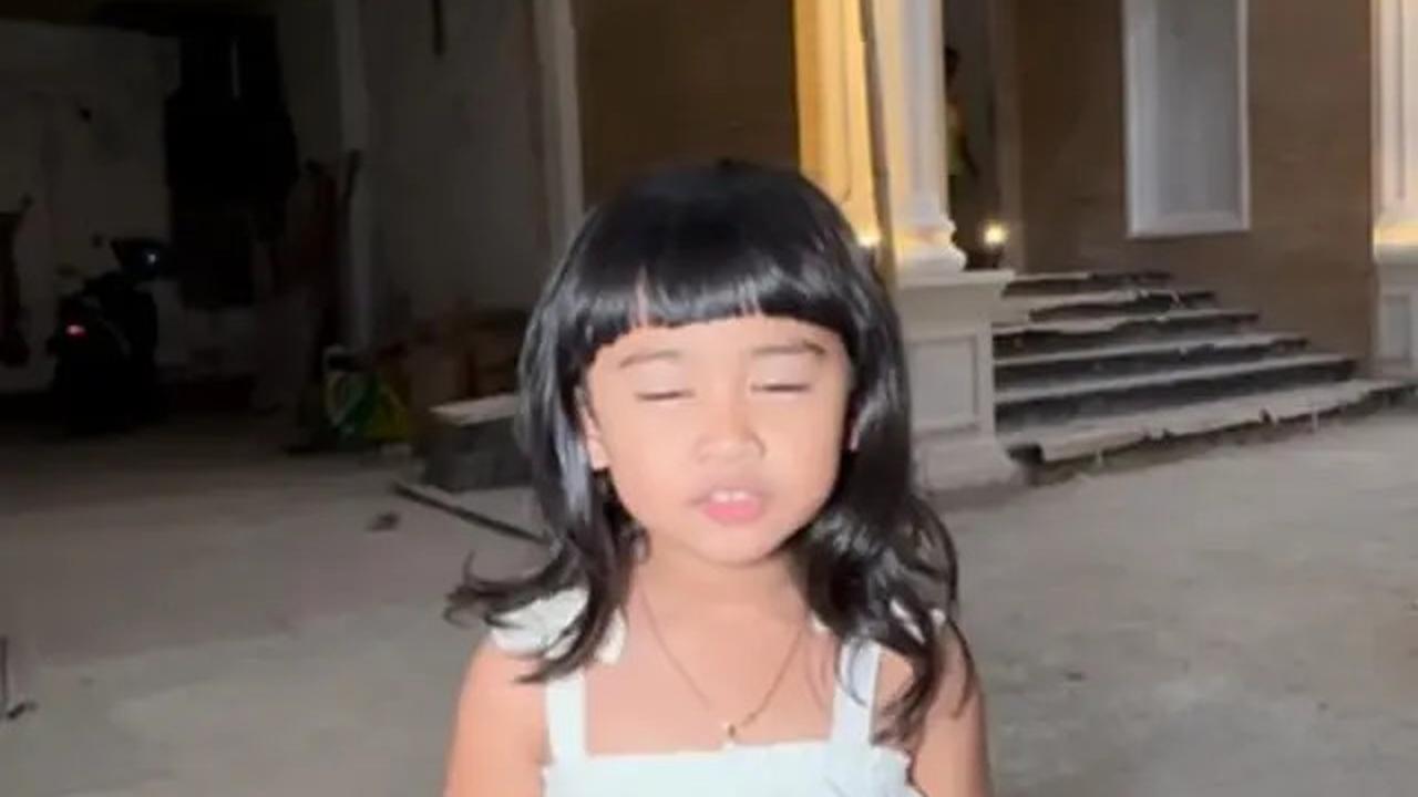 Tingkah Lucu Moana Anak Ria Ricis Sidak Rumah Baru, Hampir Jadi Bagian Depan Mewah Banget