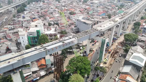 Jalur LRT Velodrome-Manggarai.